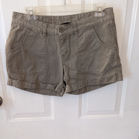 Pants - Billbong Shorts.      A65